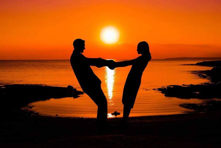 Horóscopo lunes 22: Renacerás en el amor y en el trabajo