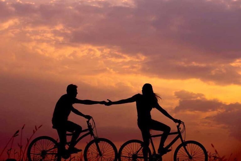 Horóscopo viernes 24: Vivirás angustia por tu pareja y por dinero