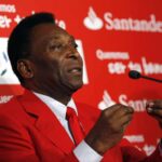 A Pelé le extirparon un tumor con cáncer en el colon, pero se le extendió hacia otros órganos