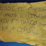 Este es el letrero, presuntamente del narco, que fue dejado en el supermercado de los padres de la esposa de Messi