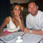 Lionel Messi y su esposa Antonela Roccuzzo radican en París, pero también tienen una casa en un barrio exclusivo en Rosario, Argentina, donde fue la amenaza