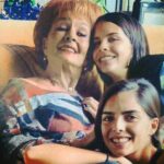 Talina con sus dos amores, sus nietas: arriba Paula y abajo María, ambas hijas de la fallecida Mariana Levy y "El Pirru"