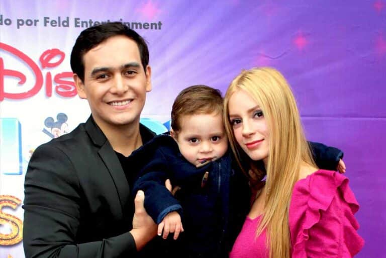 Viuda de Julián Figueroa: "Se quedó dormido, probablemente soñando con su papá"