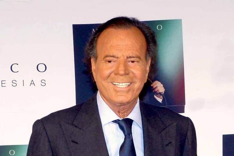 Preocupa salud de Julio Iglesias: Dicen que ya no recuerda ni sus canciones