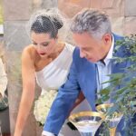 La pareja plasmó las huellas digitales al formalizar su unión ante la ley