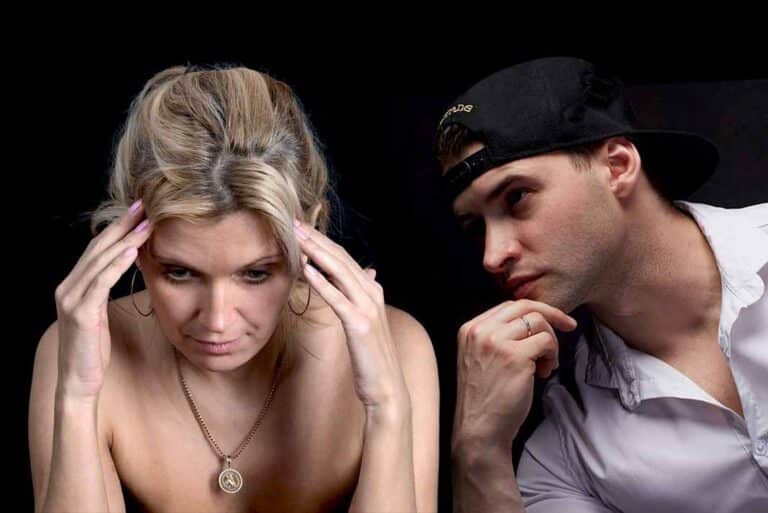 ¿Vale la pena salir con un hombre más joven que tú?