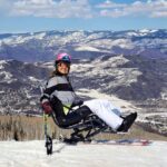 En días pasados Daniella fue acompañada por su hermano a esquiar, y ya no pudo hacerlo de pie con su prótesis, sino en un carrito, por lo que decidió someterse a los estudios para saber las condiciones de su única pierna