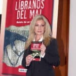 "Líbranos del Mal" fue el libro que escribió Ernestina, el que según Laura, su hermana lanzó generando el rumor en el medio de que había sido ella la autora intelectual de su secuestro