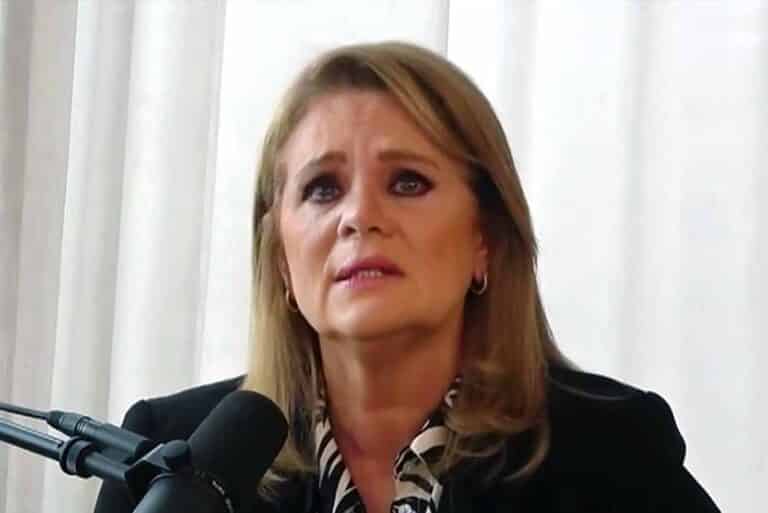A Erika Buenfil una empleada del banco le robó todo su dinero: "No tenía ni para el pan"
