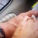 Ninel publicó esta imagen donde de ve su mano luciendo un anillo, sobre la mano de su actual pareja