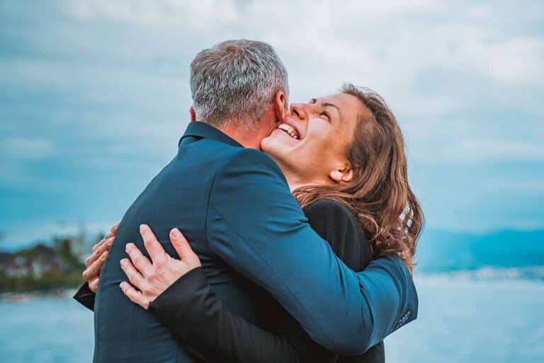 Tres poderosas y saludables razones para abrazar más a las personas