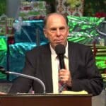 Muchos en las redes sociales opinan que este pastor lo único que está haciendo en sembrar el odio de los bautistas hacia las personas que profesan la religión católica
