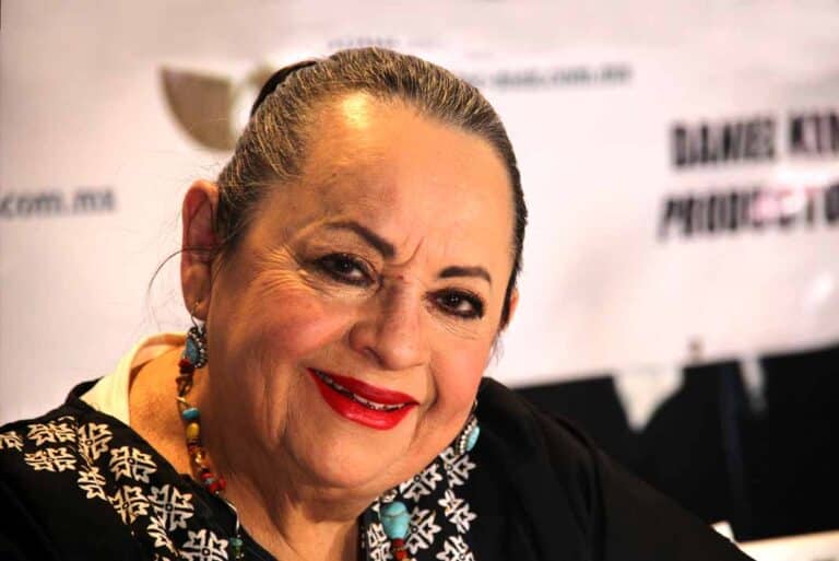 A Lucila Mariscal le amputaron un pezón por dejar que un odontólogo le redujera los senos