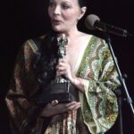 La actriz en 2010, al momento de entregar una Diosa de Plata, máximo galardón del cine mexicano
