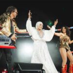 Chacho Gaytán y Alessandra Rosaldo nunca imaginaron que vivirían un susto al acompañar a Laura León a cantar sus temas en el 90's Pop Tour