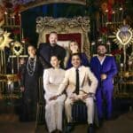Aneliz Álvarez y Pepe Aguilar, padres de Ángela, y Silvia Nodal y Jaime González, padres de Christian, posaron con los novios en el altar instalado para su boda civil en una hacienda de Morelos, México