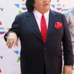De Alba dice que seis comediantes incluyéndolo hicieron un fondo con casi 2 mil 400 dólares cada uno, que ganará el último que sobreviva