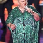 Como durante muchos años actuó en palenques, en la que época en la que los asistentes podían fumar, la cantante tuvo un daño pulmonar sin ella fumar