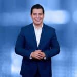 Adán Manzano, de 27 años y origen mexicano, era presentador de deportes en Telemundo Kansas City y era una joven promesa en el periodismo televisivo