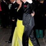 La joven, quien seguramente duró más tiempo de novia que de esposa del cantante, dice que muchos la llaman "la chica de humo", en alusión al famoso tema de su exsuegro Emmanuel