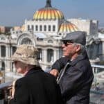 También llevaron a los papás de Isaac a conocer el emblemático Palacio de Bellas Artes