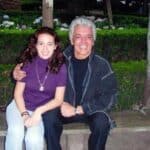 El cantante Alberto Vázquez, de 85 años, vive su rancho en Torreón, Coahuila con su esposa Elisabet, 45 años más joven que él