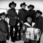 La agrupación de música norteña es muy conocida en México, e incluso han compartido presentaciones con otras como Los Tigres del Norte, Intocable y Ramón Ayala y los Bravos del Norte