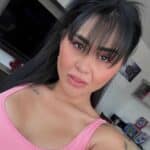 Gomita luce además su rostro mucho más afilado