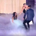 La conductora Jacky Bracamontes fue la primera en acercarse a ella para solicitar ayuda, pues dijo, al parecer la cubana sufría mucho dolor