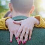 Pareja-abrazo-DL