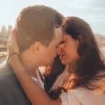 Pareja-besandose
