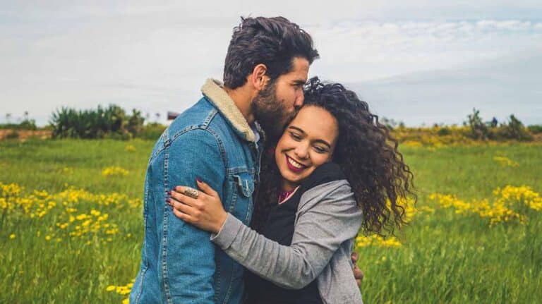 María Marín: Descubre si sólo lo quieres o en realidad lo amas