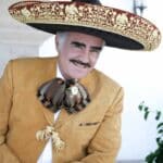 Mara recuerda que al cantante le gustaba ver películas recostado y comiendo boca abajo, sólo con una camiseta y en chones
