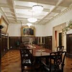La casa incluye un lujoso comedor que perteneció a Los Pinos, la residencia presencial de México