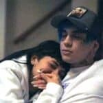 Aunque hay medios como "Ventaneando" y "TVyNovelas" que aseguran que Cazzu ya volvió con su ex pareja, el rapero argentino C.R.O, con quien anduvo antes de Nodal