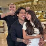 Aunque las extensiones que "Micky Hair" le puso a Ángela fueron muy criticadas, parece que le gustaron mucho a Christian Nodal, quien la acompañó en el proceso