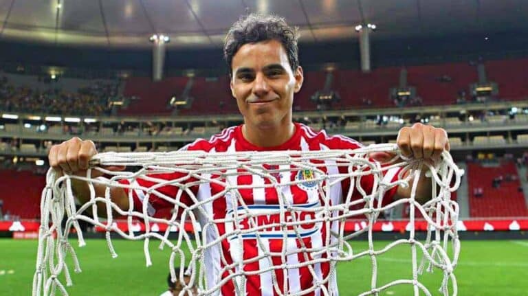 Arrestan a Omar Bravo, exdelantero de Chivas, acusado de abuso sexual infantil