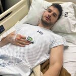 Adrián Marcelo, uno de los más polémicos participantes del reality mexicano "La Casa de los Famosos", compartió esta imagen, donde se le ve ingresado en el Hospital San José de Monterrey