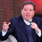 Cuando el cantante se dio cuenta que no tenía trabajo y que las deudas aumentaban, acudió al Monte de Piedad para empeñar todo lo que tenía, desde joyas hasta autos