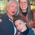 Infante dice que Yolanda (en esta imagen junto a su madre y su hermana) tiene que pedirle permiso para comprar una pizza, porque ella es ahora quien maneja su dinero