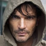 El actor le dice a su hijo que espera que legue el momento de sentarse frente a él y mirándole a los ojos, contarle su verdad