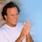 Julio, según una de las ex empleadas, era tratada como una esclava sexual, abusando de ella con sus dedos, no sólo humillándola, sino lastimándola físicamente