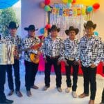 La muerte de Charly (der.) se suma a la larga lista de músicos del regional asesinados en territorio mexicano