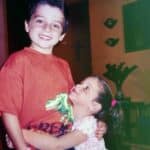 Desde niños, él y Fátima han sido muy unidos, por eso no es de extrañar que apoyara a su hermana en todos los eventos de Miss Universo