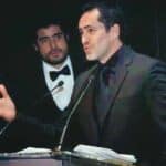 José Ángel durante un homenaje a su tío Demián Bichir, acompañado por la actriz Cecilia Suárez