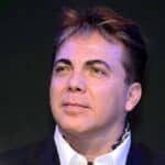 Cristian piensa que no haber hecho sus estudios podría ser una de las razones por las que no ha podido realizarse a nivel personal, casándose y teniendo una familia