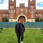 Curiosamente, Vadhir volvió de visita el año pasado al Culver Military Academy a una reunión con ex compañeros, a los que no veía desde hacía 15 años