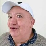 Fiel a su sentido del humor, el comediante de 80 años aclaró que no se trataba de Ricky Martin "maquillado de negrito"