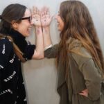 Camila dijo que gracias a que su hermana estudió embalsamamientos y necropsias, pudieron preparar el cuerpo de su madre para su descomposición junto con el ataúd