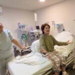 La cantante bromeó con el personal médico y les aseguró que muy pronto regresaría a Veracruz para cumplirle a su público